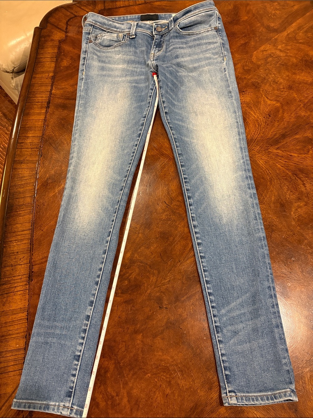 Buckle Women's Light Wash Skinny Jeans